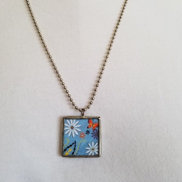 Daisy & Butterfly Necklace Pendant Microscope Slide - Picture 5 of 9